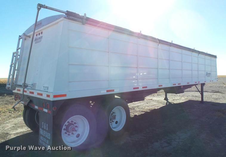 image for item DA4721 2017 Maurer 4022 double hopper grain trailer