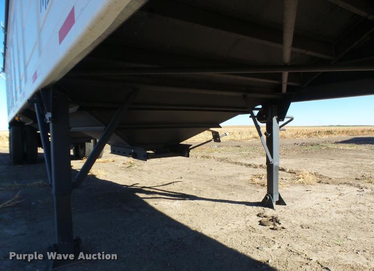 image for item DA4721 2017 Maurer 4022 double hopper grain trailer