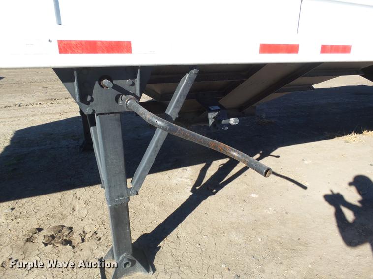 image for item DA4721 2017 Maurer 4022 double hopper grain trailer