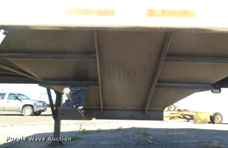 image for item DA4721 2017 Maurer 4022 double hopper grain trailer