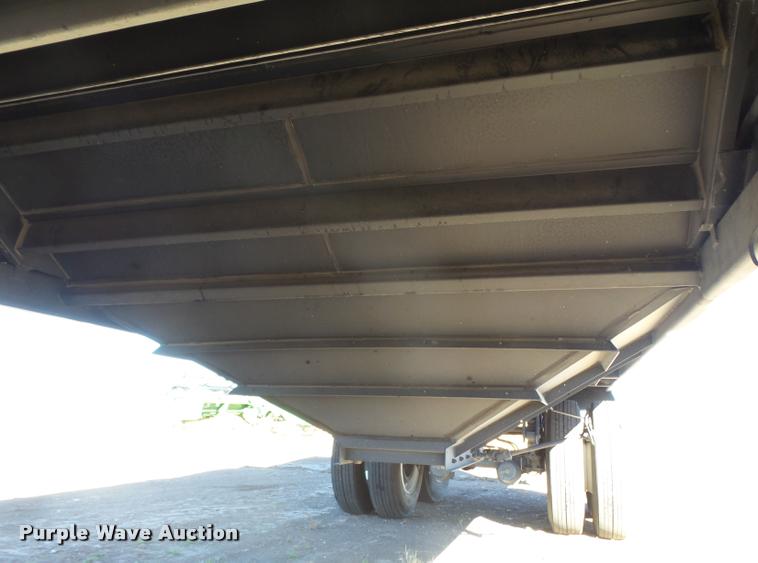 image for item DA4721 2017 Maurer 4022 double hopper grain trailer