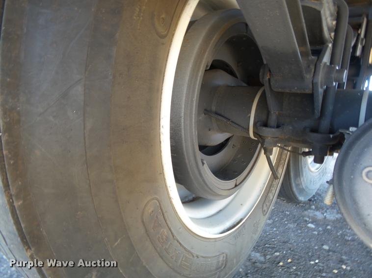 image for item DA4721 2017 Maurer 4022 double hopper grain trailer