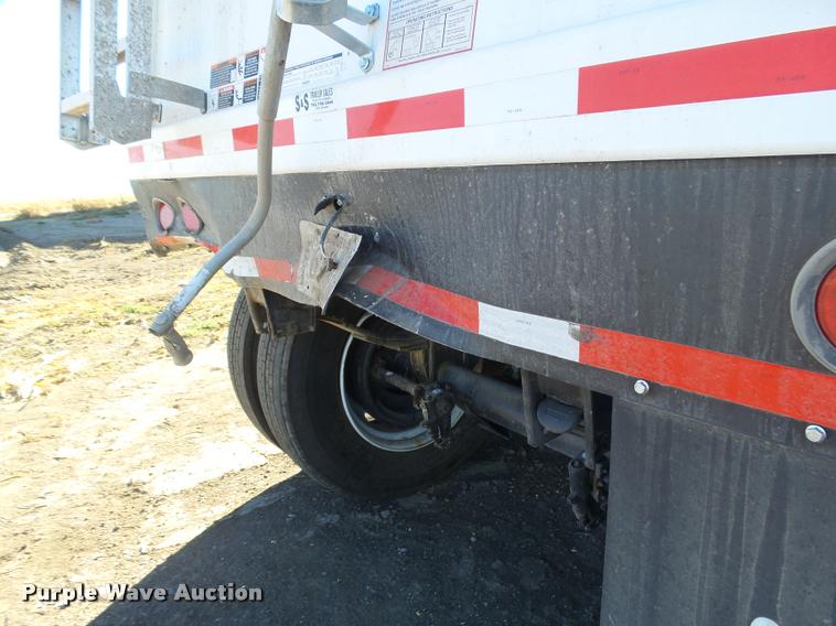 image for item DA4721 2017 Maurer 4022 double hopper grain trailer