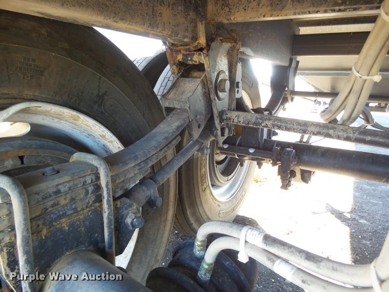 image for item DA4721 2017 Maurer 4022 double hopper grain trailer