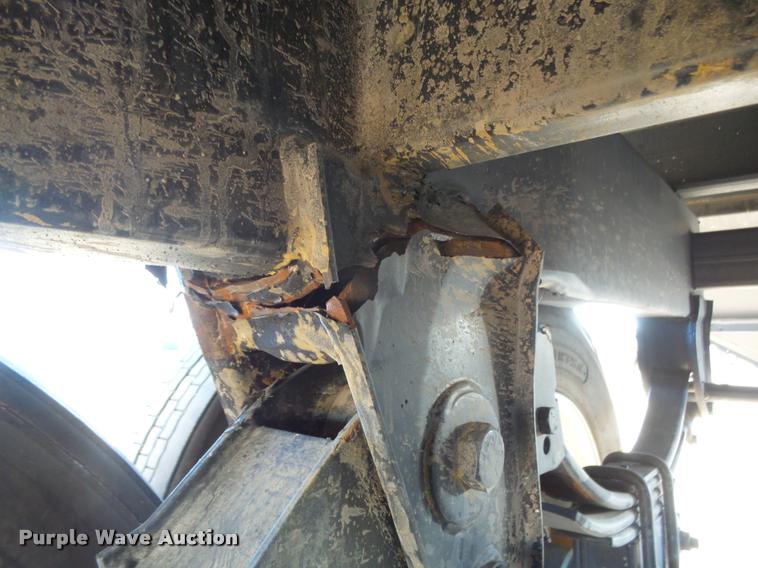 image for item DA4721 2017 Maurer 4022 double hopper grain trailer