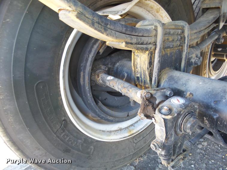 image for item DA4721 2017 Maurer 4022 double hopper grain trailer