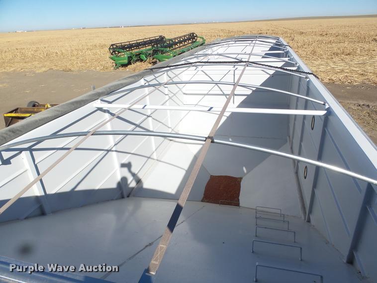 image for item DA4721 2017 Maurer 4022 double hopper grain trailer