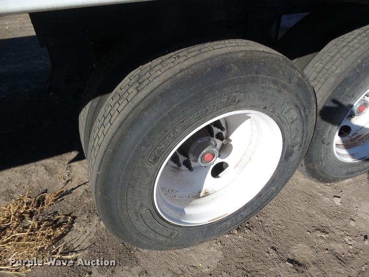 image for item DA4721 2017 Maurer 4022 double hopper grain trailer