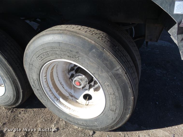 image for item DA4721 2017 Maurer 4022 double hopper grain trailer