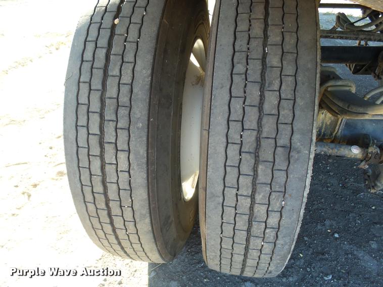 image for item DA4721 2017 Maurer 4022 double hopper grain trailer