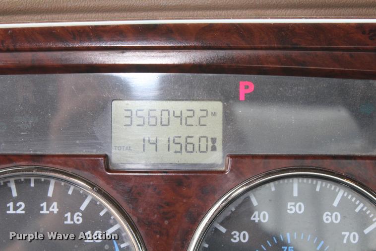 image for item DA4921 2007 Mack CL733 semi truck