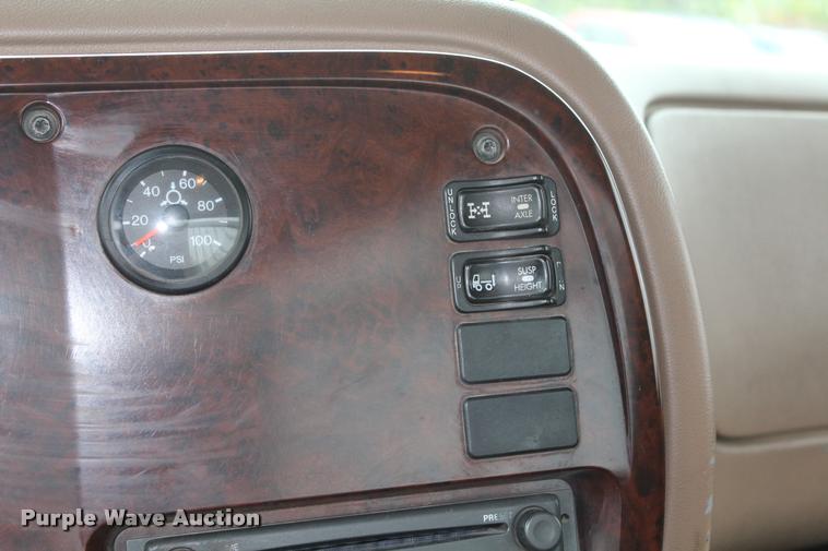 image for item DA4921 2007 Mack CL733 semi truck