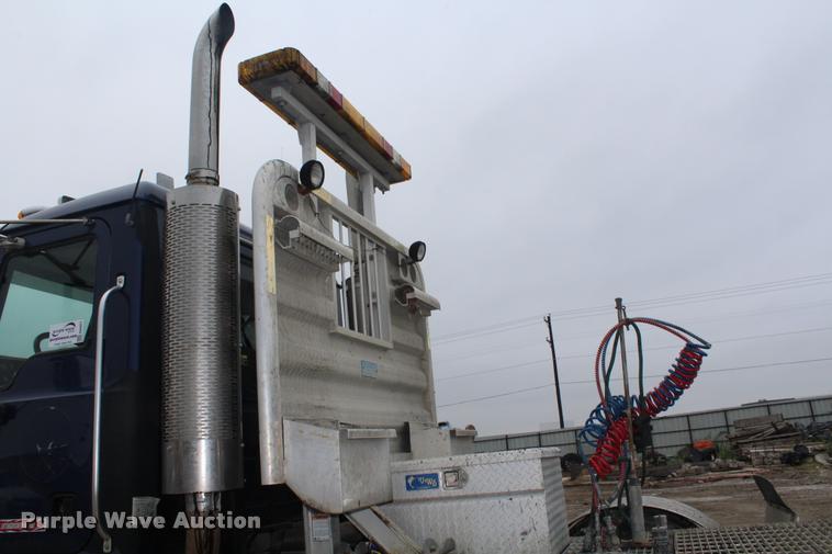 image for item DA4921 2007 Mack CL733 semi truck