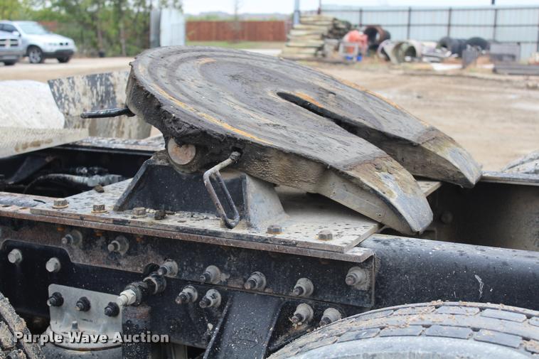 image for item DA4921 2007 Mack CL733 semi truck