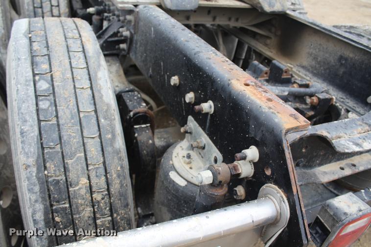 image for item DA4921 2007 Mack CL733 semi truck