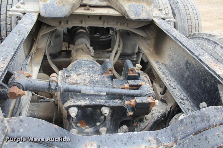 image for item DA4921 2007 Mack CL733 semi truck