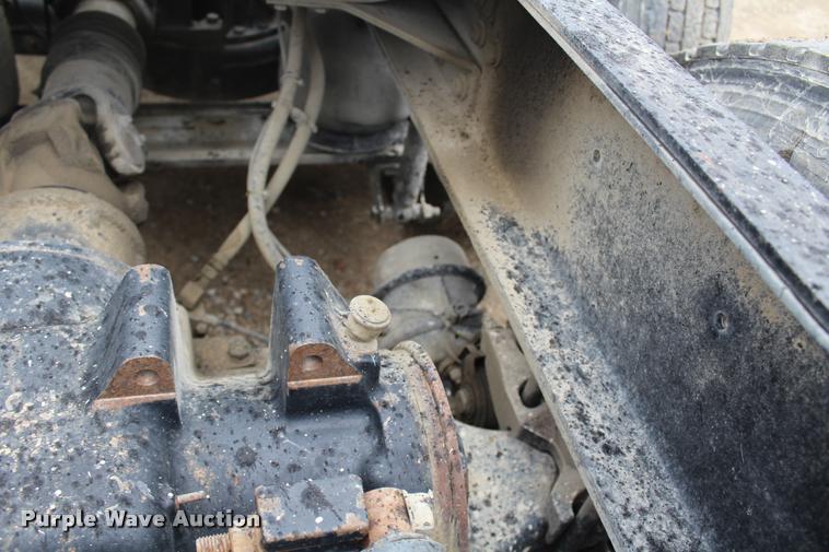 image for item DA4921 2007 Mack CL733 semi truck