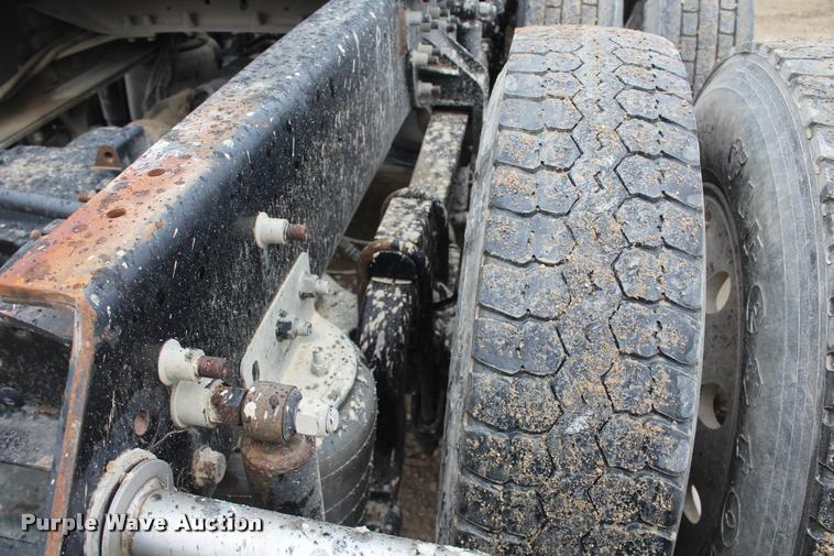 image for item DA4921 2007 Mack CL733 semi truck