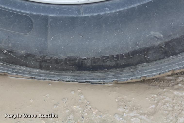 image for item DA4921 2007 Mack CL733 semi truck