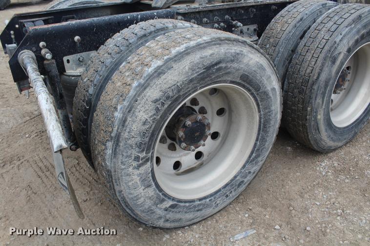 image for item DA4921 2007 Mack CL733 semi truck