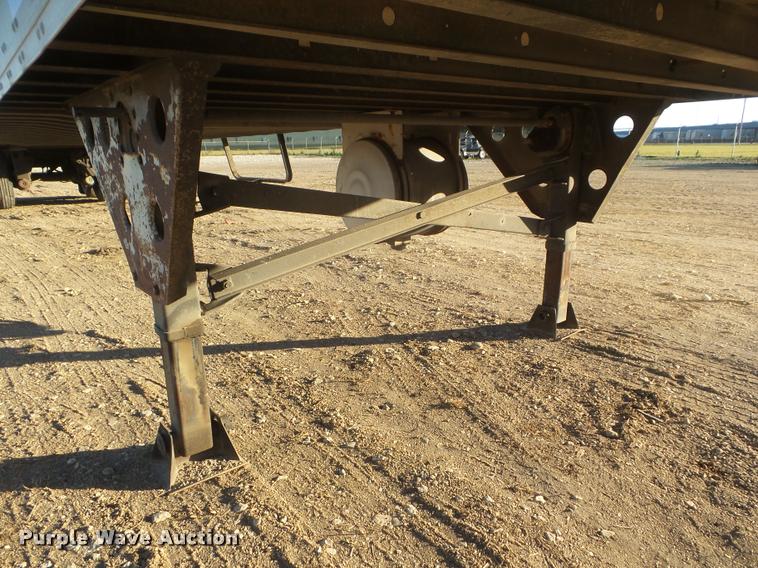 image for item DB3595 1998 Utility V52R refrigerated van trailer