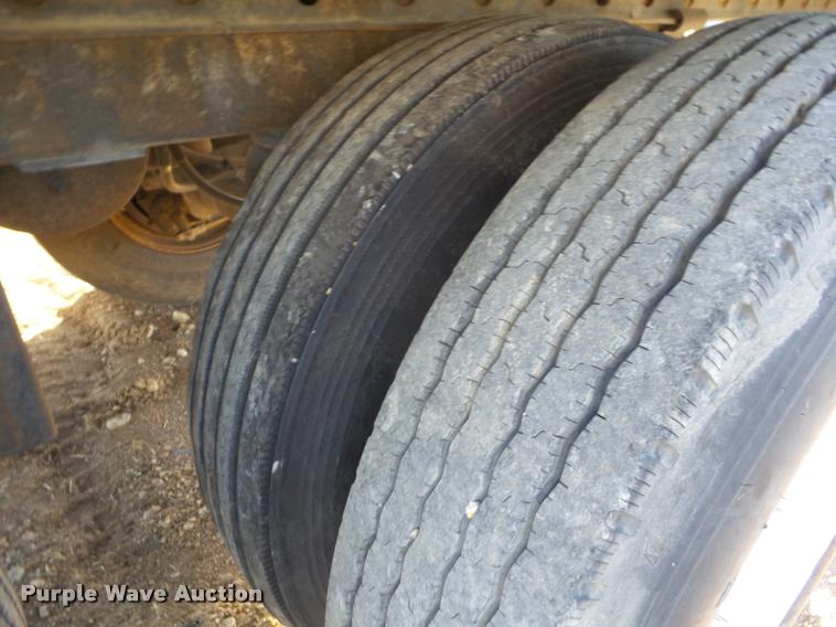 image for item DB3595 1998 Utility V52R refrigerated van trailer