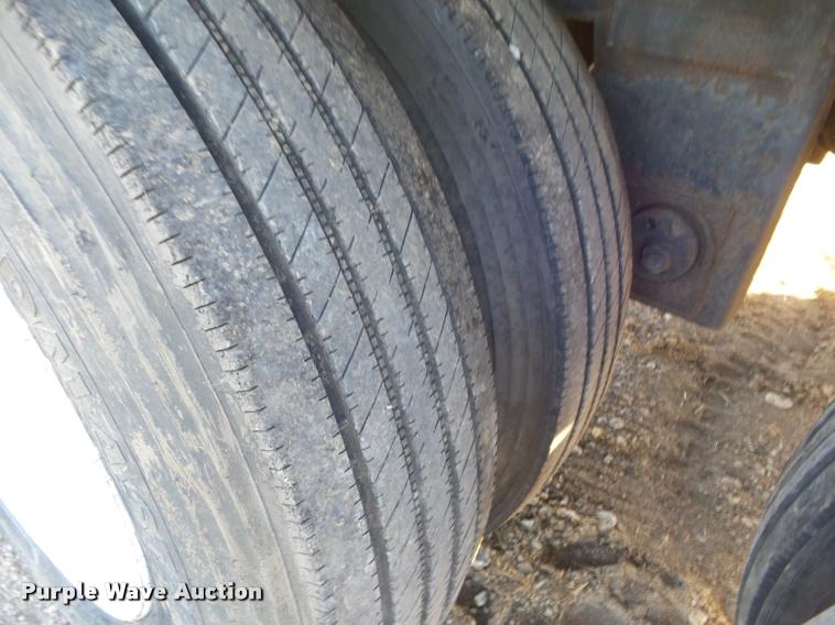 image for item DB3595 1998 Utility V52R refrigerated van trailer