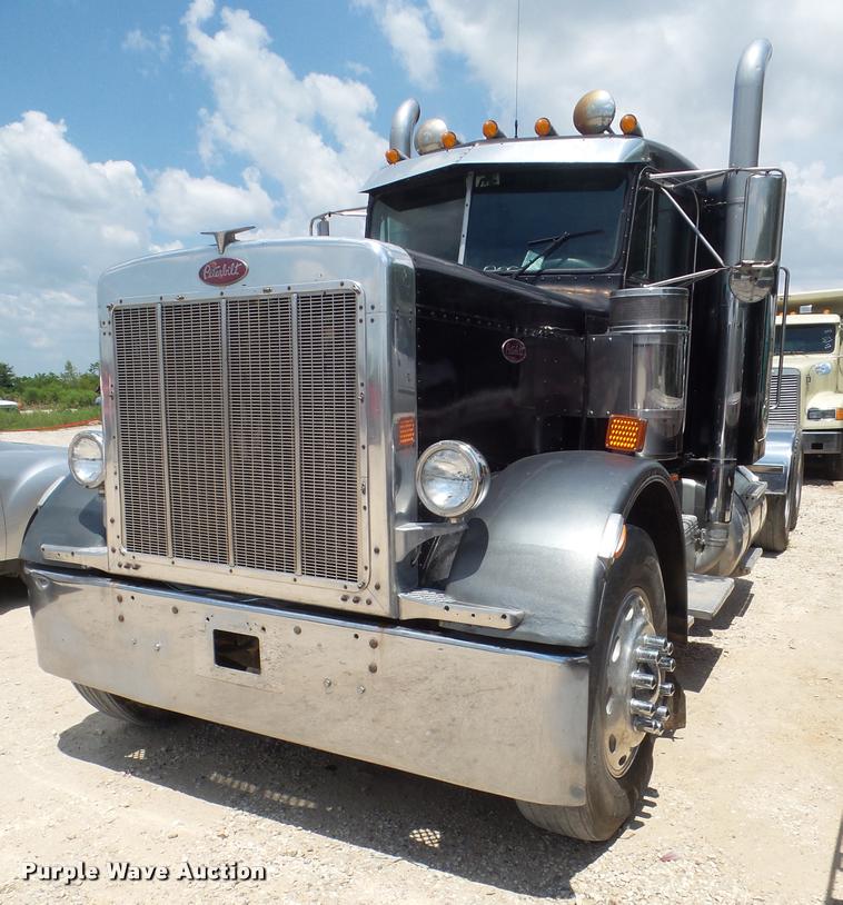 image for item F1426 1981 Peterbilt 359K semi truck