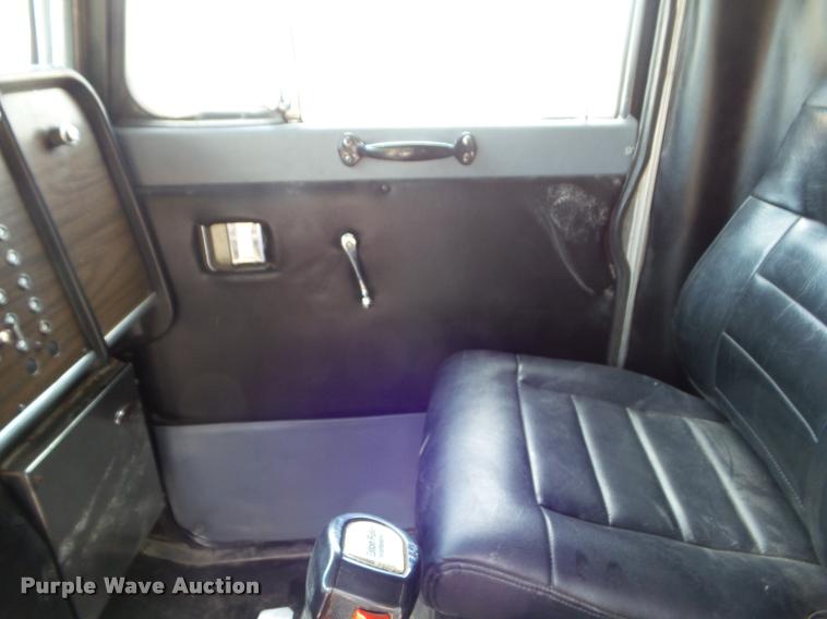 image for item F1426 1981 Peterbilt 359K semi truck