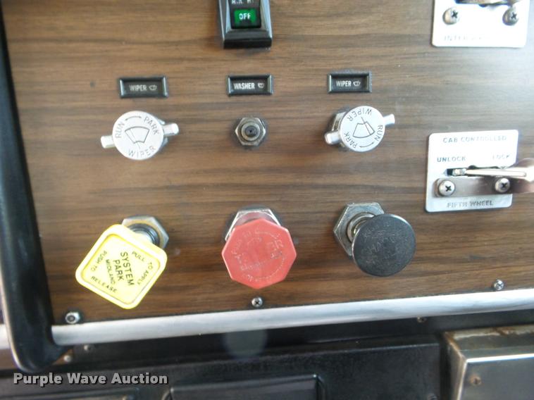 image for item F1426 1981 Peterbilt 359K semi truck