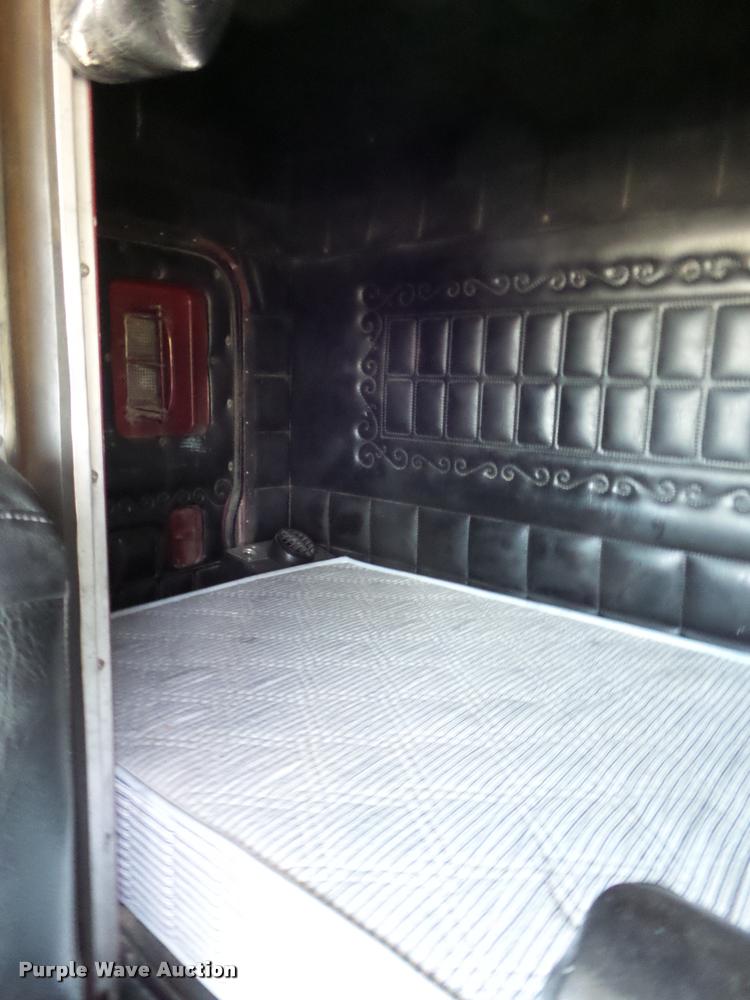 image for item F1426 1981 Peterbilt 359K semi truck