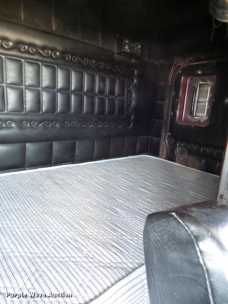 image for item F1426 1981 Peterbilt 359K semi truck