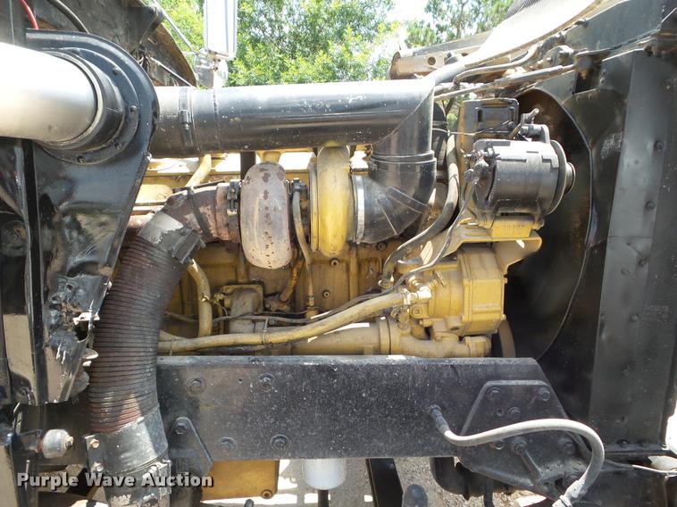 image for item F1426 1981 Peterbilt 359K semi truck