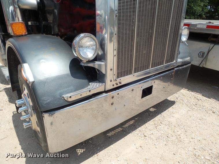 image for item F1426 1981 Peterbilt 359K semi truck