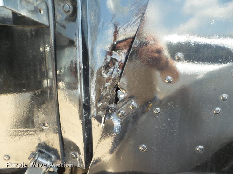 image for item F1426 1981 Peterbilt 359K semi truck