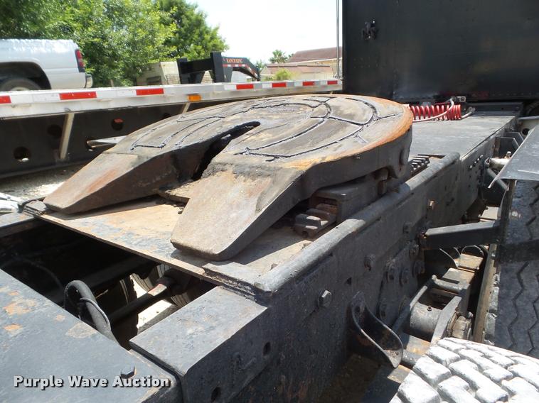 image for item F1426 1981 Peterbilt 359K semi truck