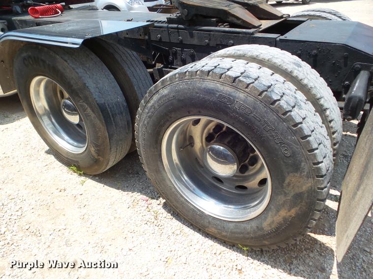 image for item F1426 1981 Peterbilt 359K semi truck