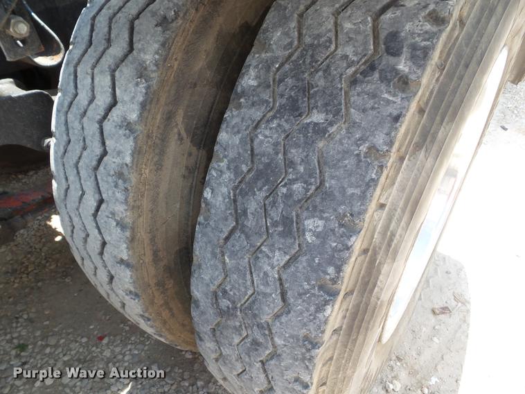 image for item F1426 1981 Peterbilt 359K semi truck