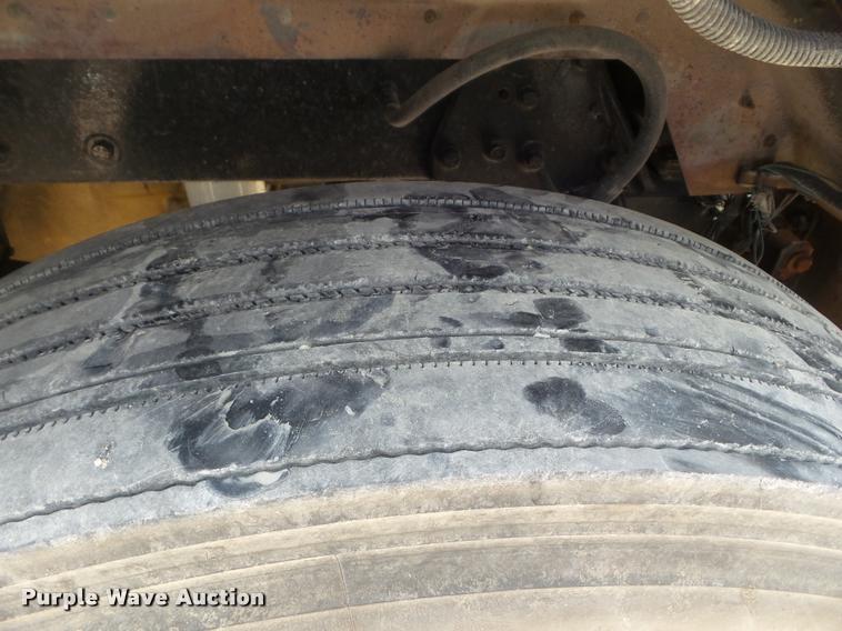 image for item F1426 1981 Peterbilt 359K semi truck