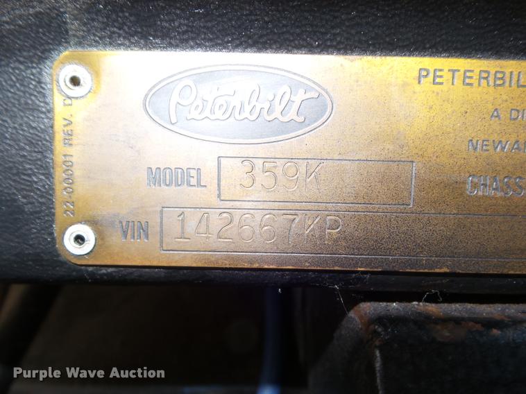 image for item F1426 1981 Peterbilt 359K semi truck