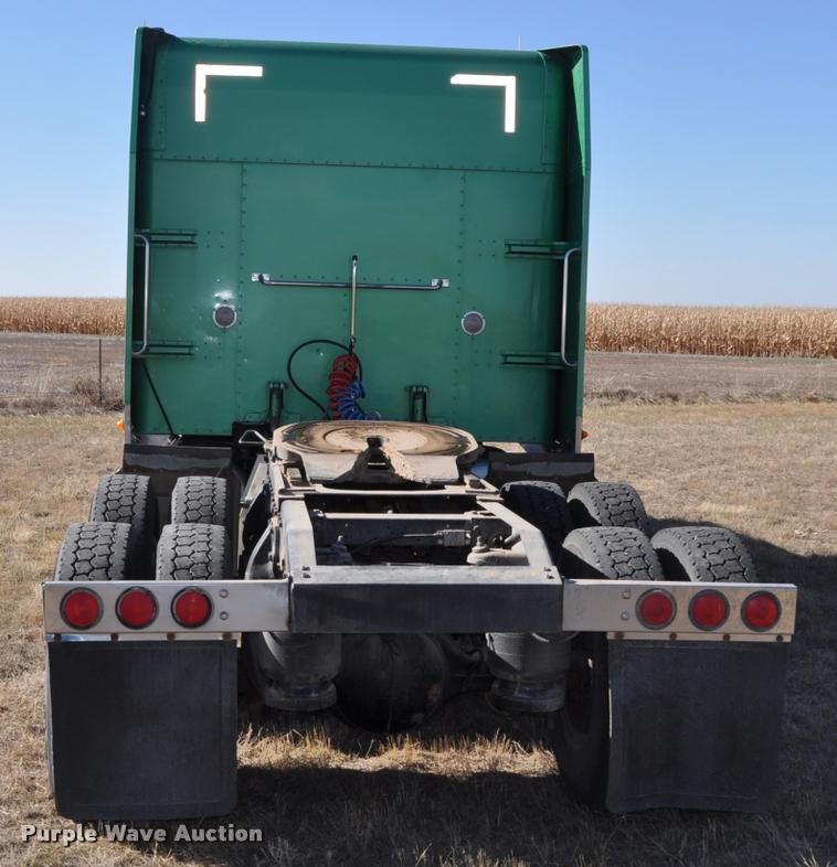 image for item G7499 1999 Peterbilt 379 semi truck