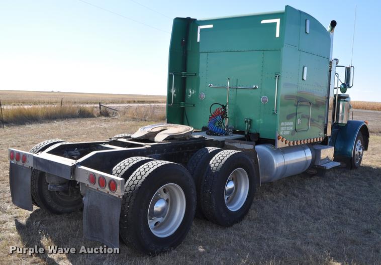 image for item G7499 1999 Peterbilt 379 semi truck