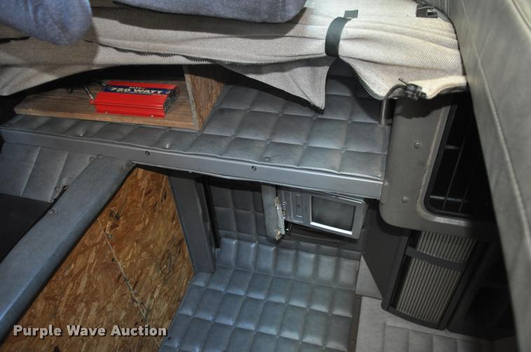 image for item G7499 1999 Peterbilt 379 semi truck