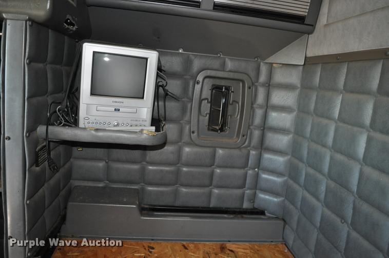 image for item G7499 1999 Peterbilt 379 semi truck