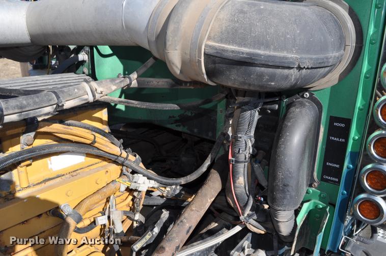 image for item G7499 1999 Peterbilt 379 semi truck