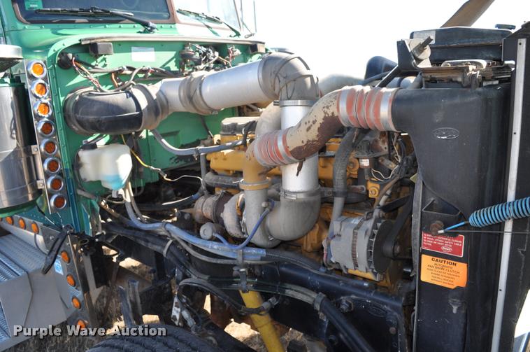 image for item G7499 1999 Peterbilt 379 semi truck