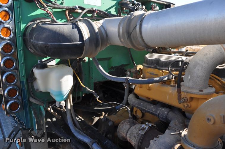 image for item G7499 1999 Peterbilt 379 semi truck