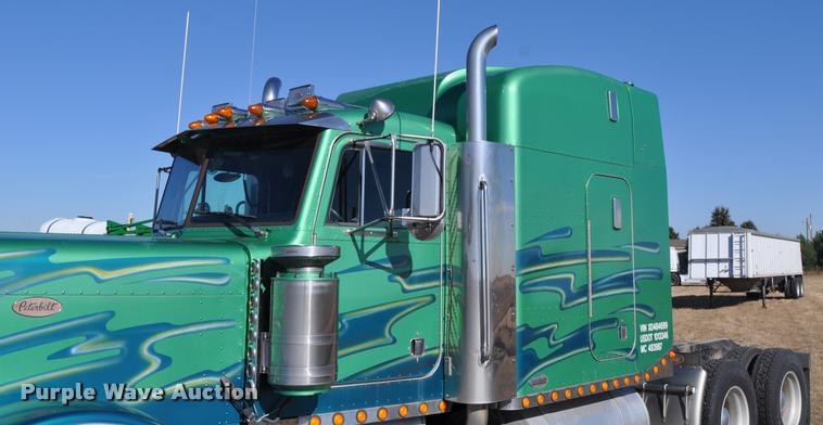 image for item G7499 1999 Peterbilt 379 semi truck