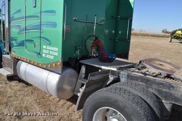 image for item G7499 1999 Peterbilt 379 semi truck