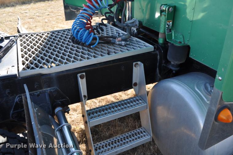 image for item G7499 1999 Peterbilt 379 semi truck